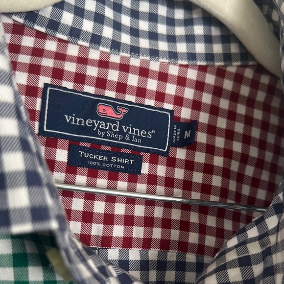 Vineyard Vines Casual Red and Green Button Down Shirt - Picture 8 of 9
